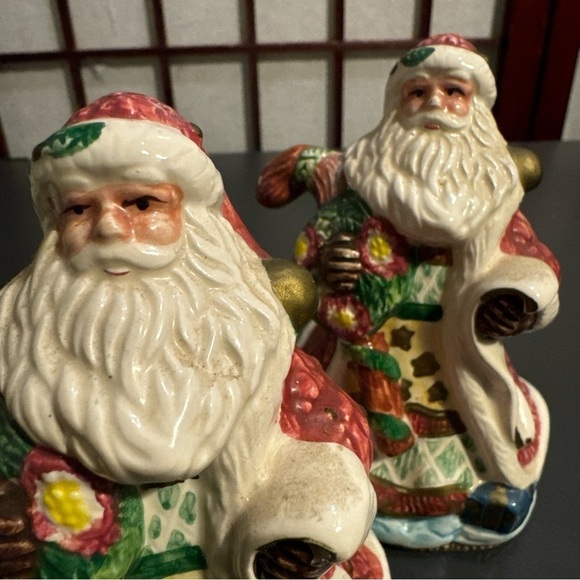 Vintage Santa salt and pepper shaker set - Picture 2 of 16